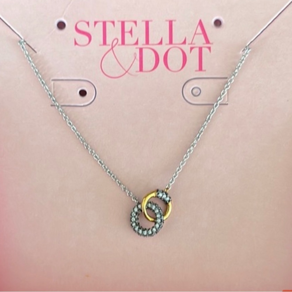 NIB Stella & Dot delicate silver interlock Pendant